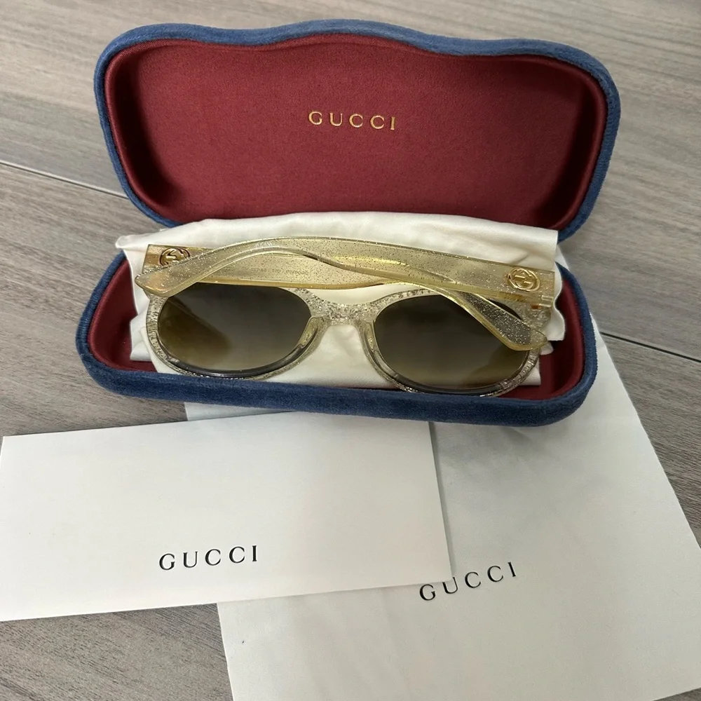 Gucci Sparkling Silver Glitter Oversized Sunglasses - Silver - Picture 6 of 6